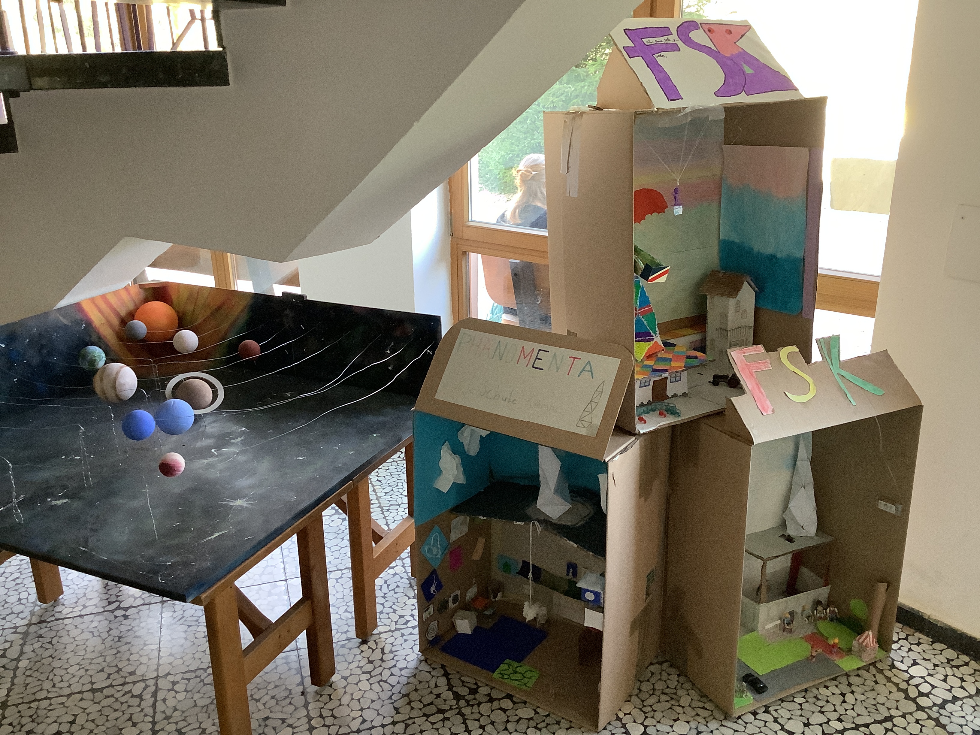 Ausstellung Eingang UG